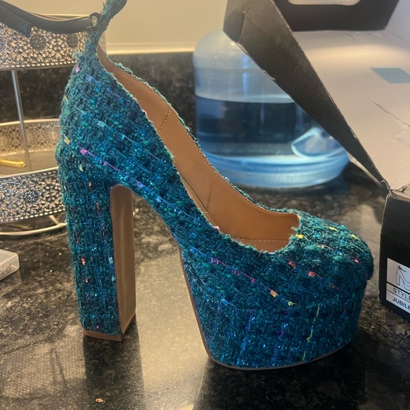 Platform heels - Picture 3 of 3